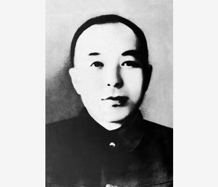 李兆麟李兆麟(1910—1946,原名超兰,化名李烈生,孙正宗,张寿篯,辽宁