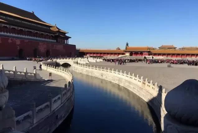 二是西苑太液池和后海;一是明内城护城河及大明濠,太平湖;紫禁城外