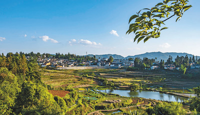 阿佤人民再唱新歌集中连片特困地区贫困村调研行云南腾冲市三家村中寨