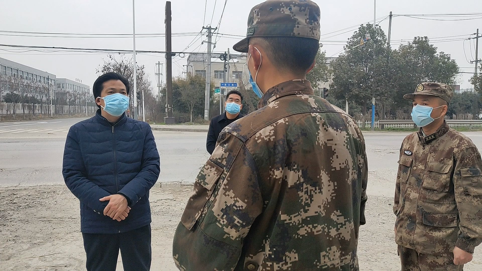 王燮耀走访慰问驻军部队医护人员家属