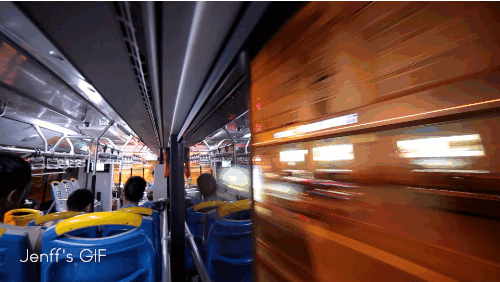 它承载了一个城市的生活习惯,文化传统,市民素质等等,公交司机举手投