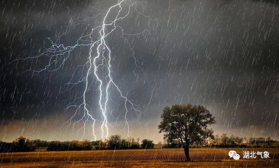 大到暴雨雷电大风襄阳将迎强对流天气