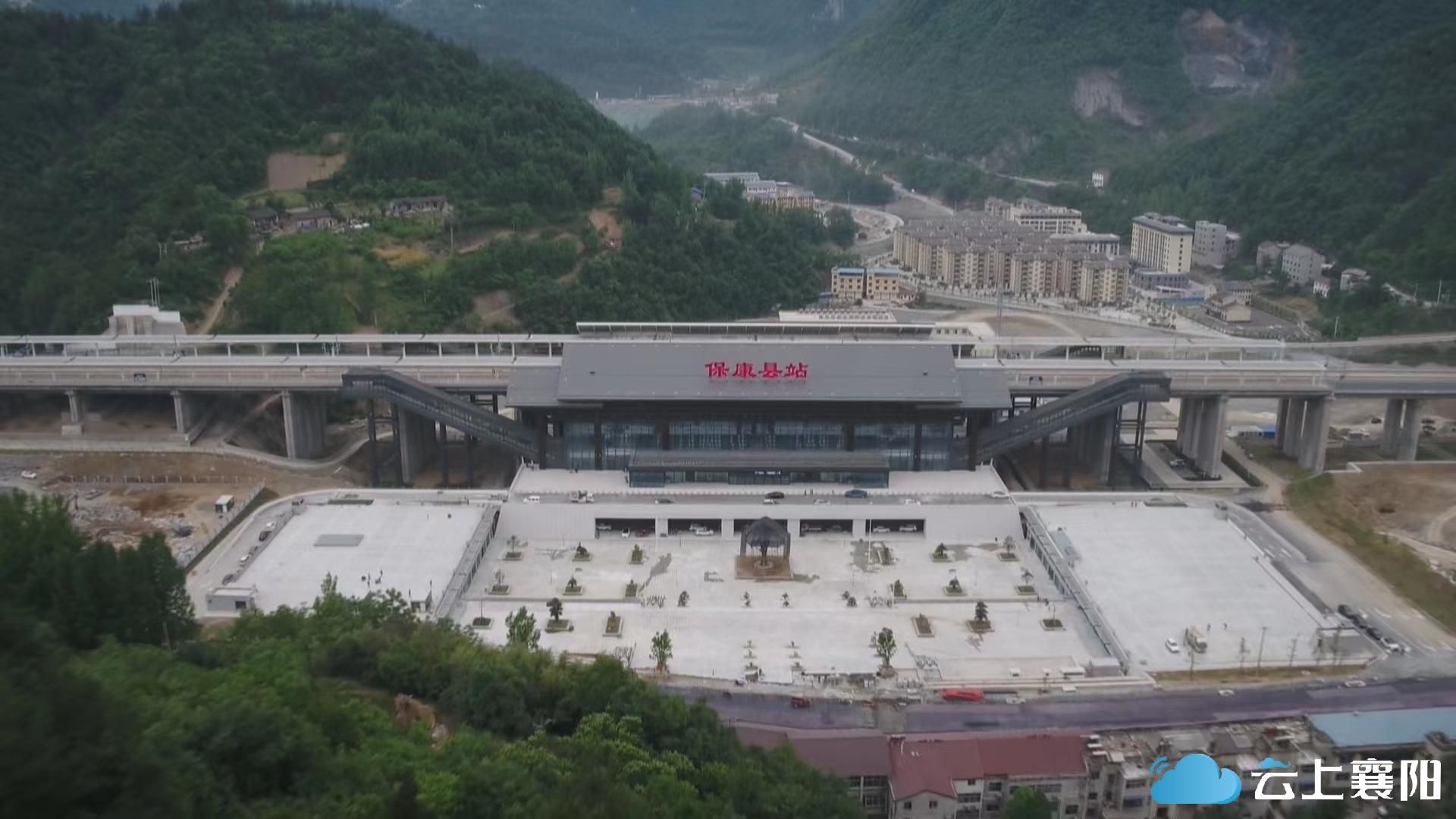 按照高铁新镇一体化建设的目标,后坪将成为保康铁路,高速,公交联运的