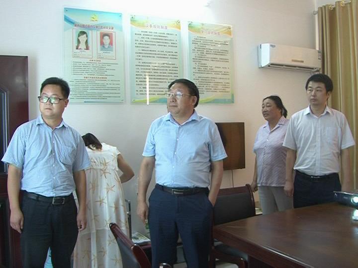 县委常委,组织部长肖红军参加调研.