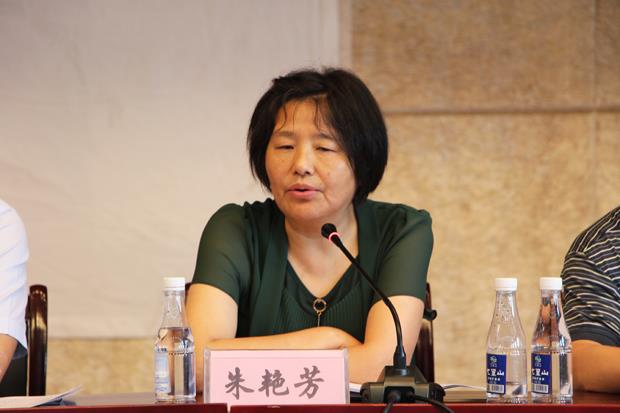 县人大常委会副主任朱艳芳,县民政局局长胡宜新等领导出席会议,五里镇