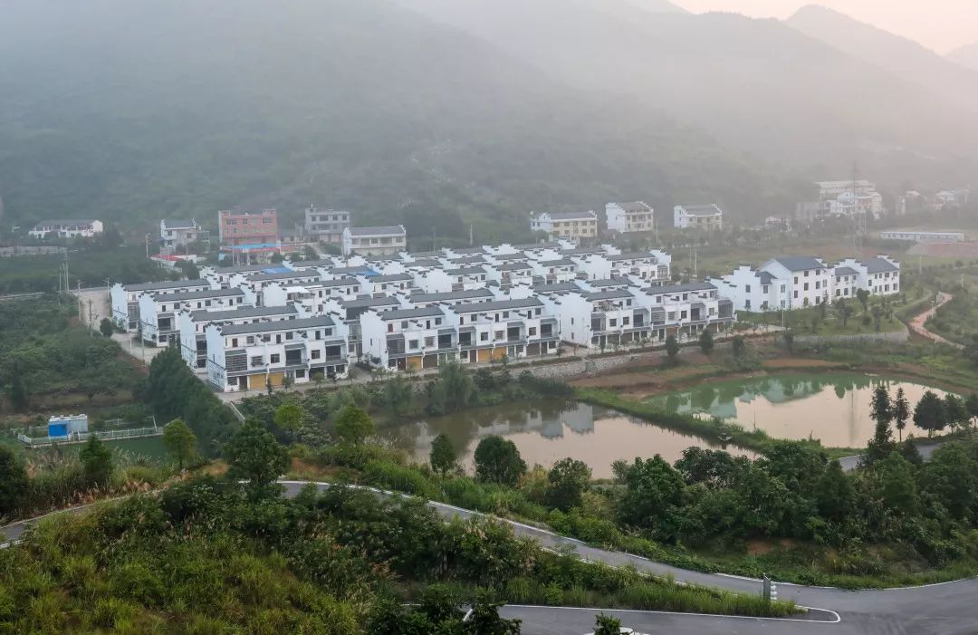 南林桥镇石门村△ 九宫山风景区中港村△ 通羊镇港口村高颜值!