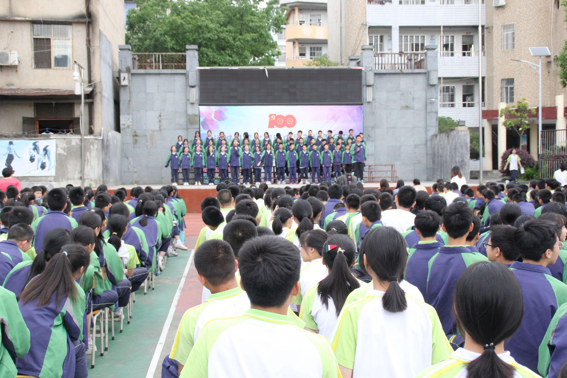 诗歌传情颂党恩隽水初级中学举办校园美育节