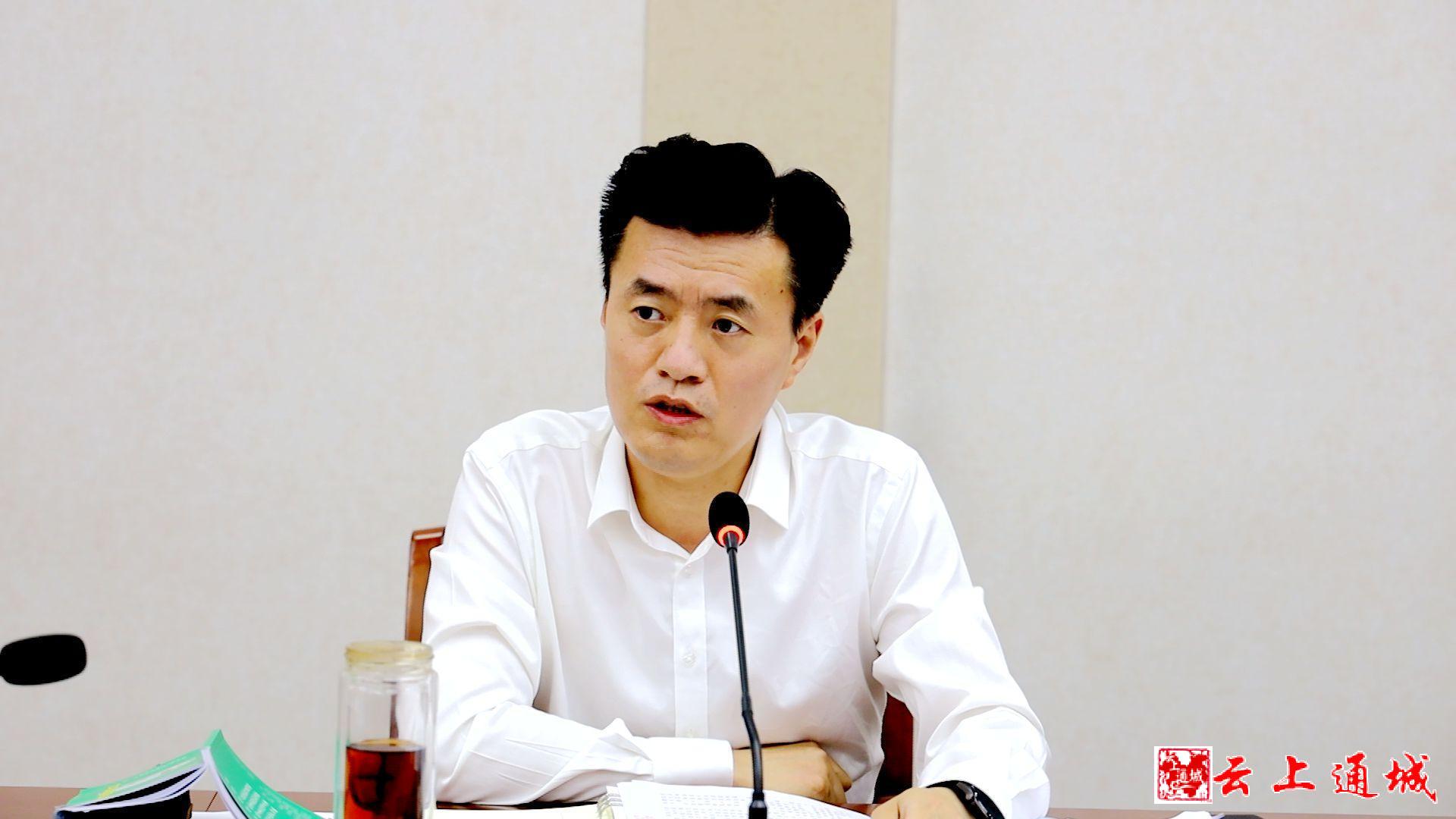 县委副书记,代县长杨修伟要求,全县上下务必严格落实疫情防控各项部署