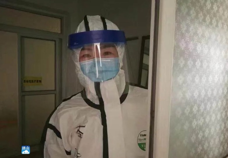 抗疫故事汇李慧战役路上
