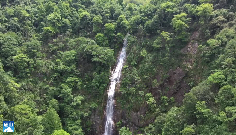 通山县水利和湖泊局局长石裕刚:原来水都通过蓄水管道接到发电厂发电