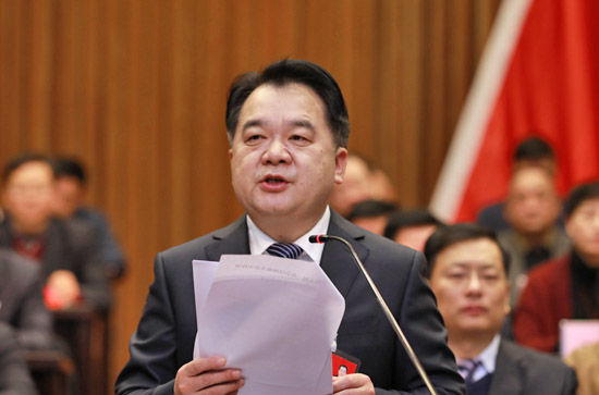 徐仕新当选为咸宁市五届政协副主席.