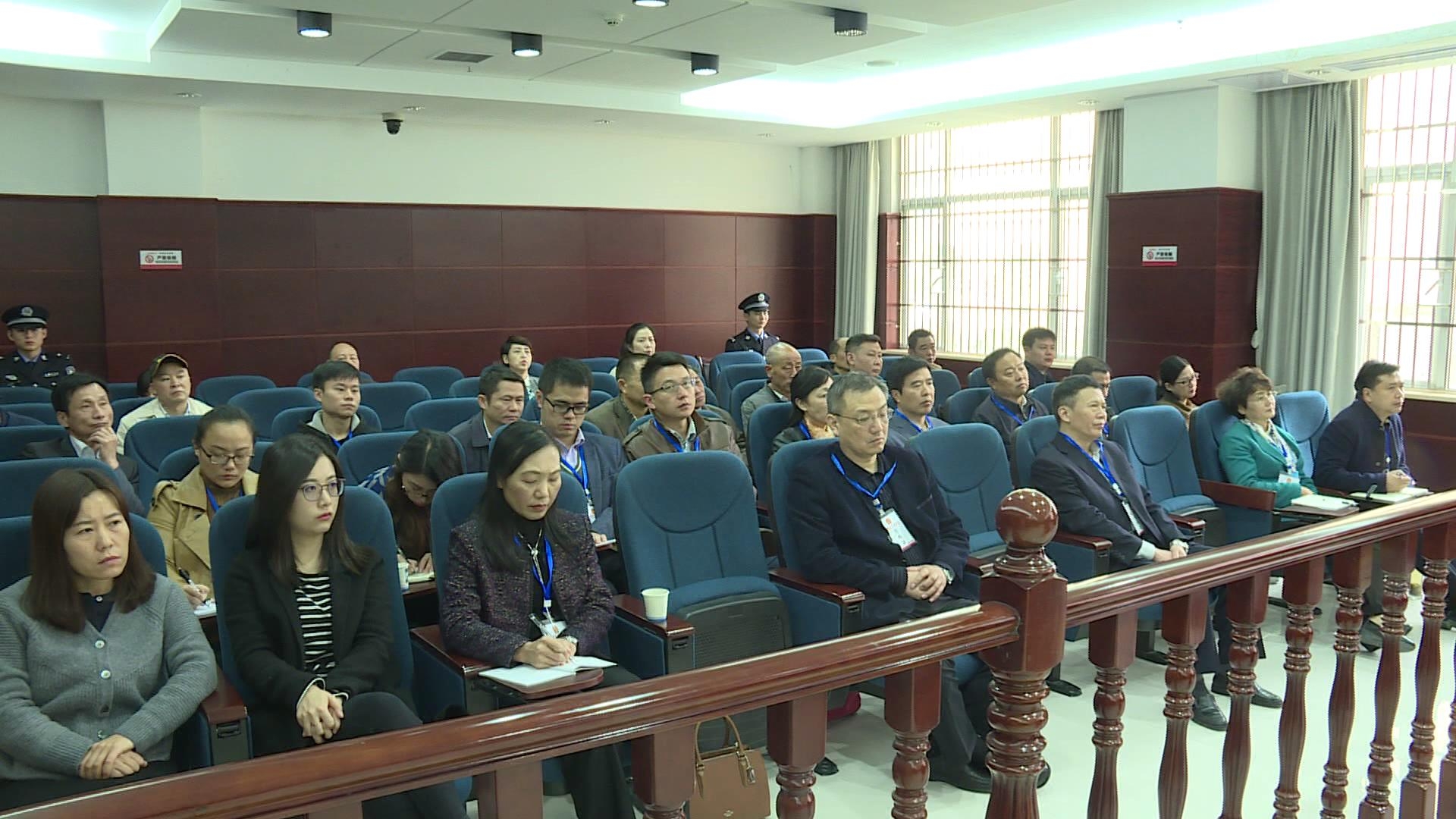通城县人民法院公开审理胡祖斌涉嫌受贿滥用职权一案