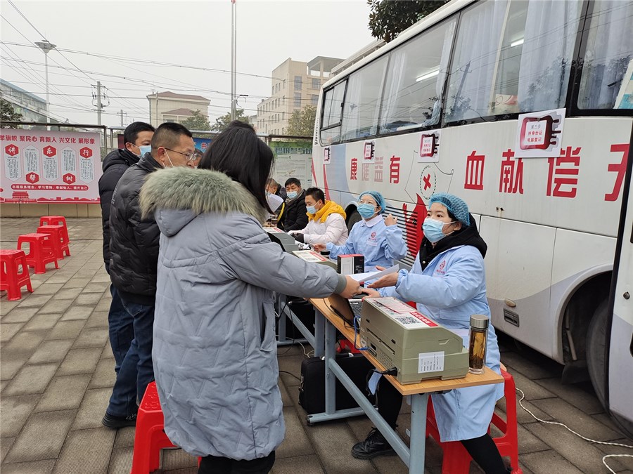运粮湖管理区组织开展无偿献血活动