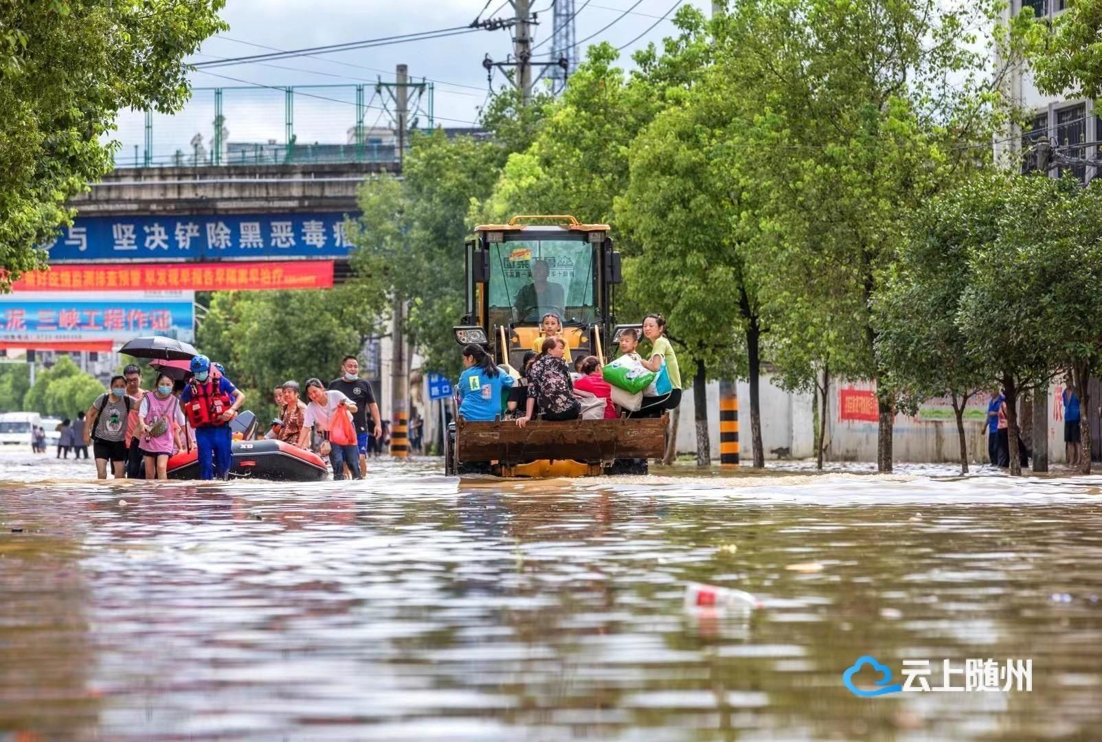 直击抗洪救灾现场那些让人感动的瞬间