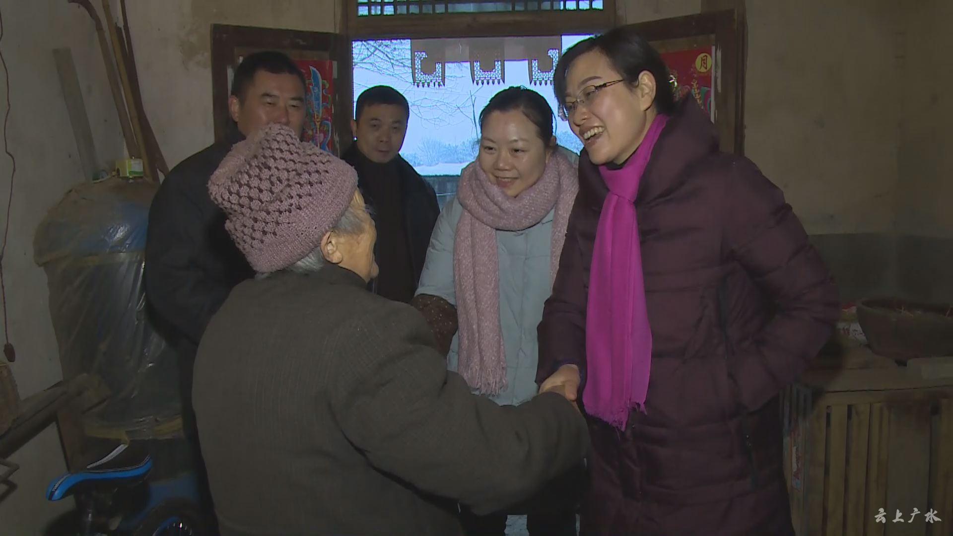 王桂兰雪中送温暖走访慰问困难群众