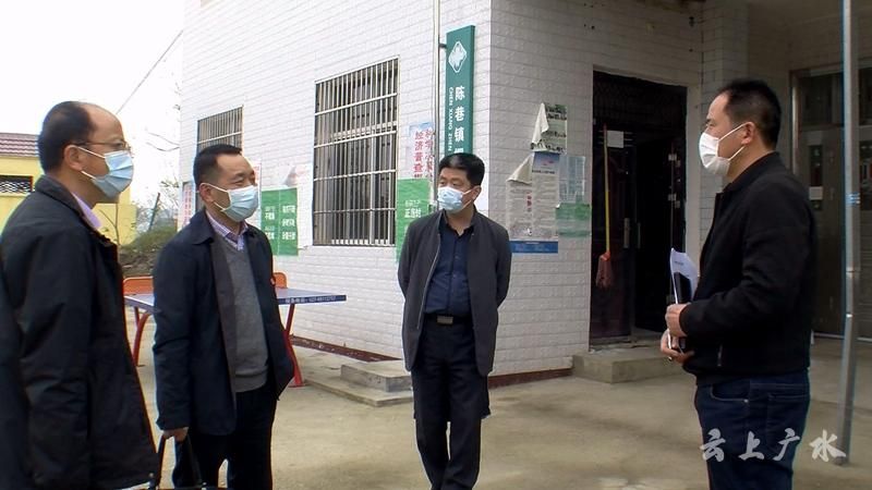 吕仁富还到棚兴村低保贫困户付广超,贫困户付大寿