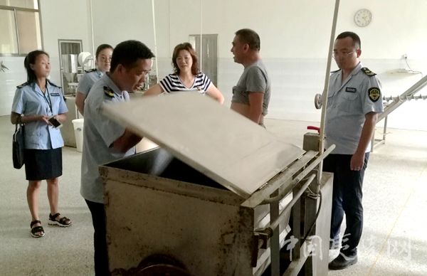 排隐患抓源头保食安