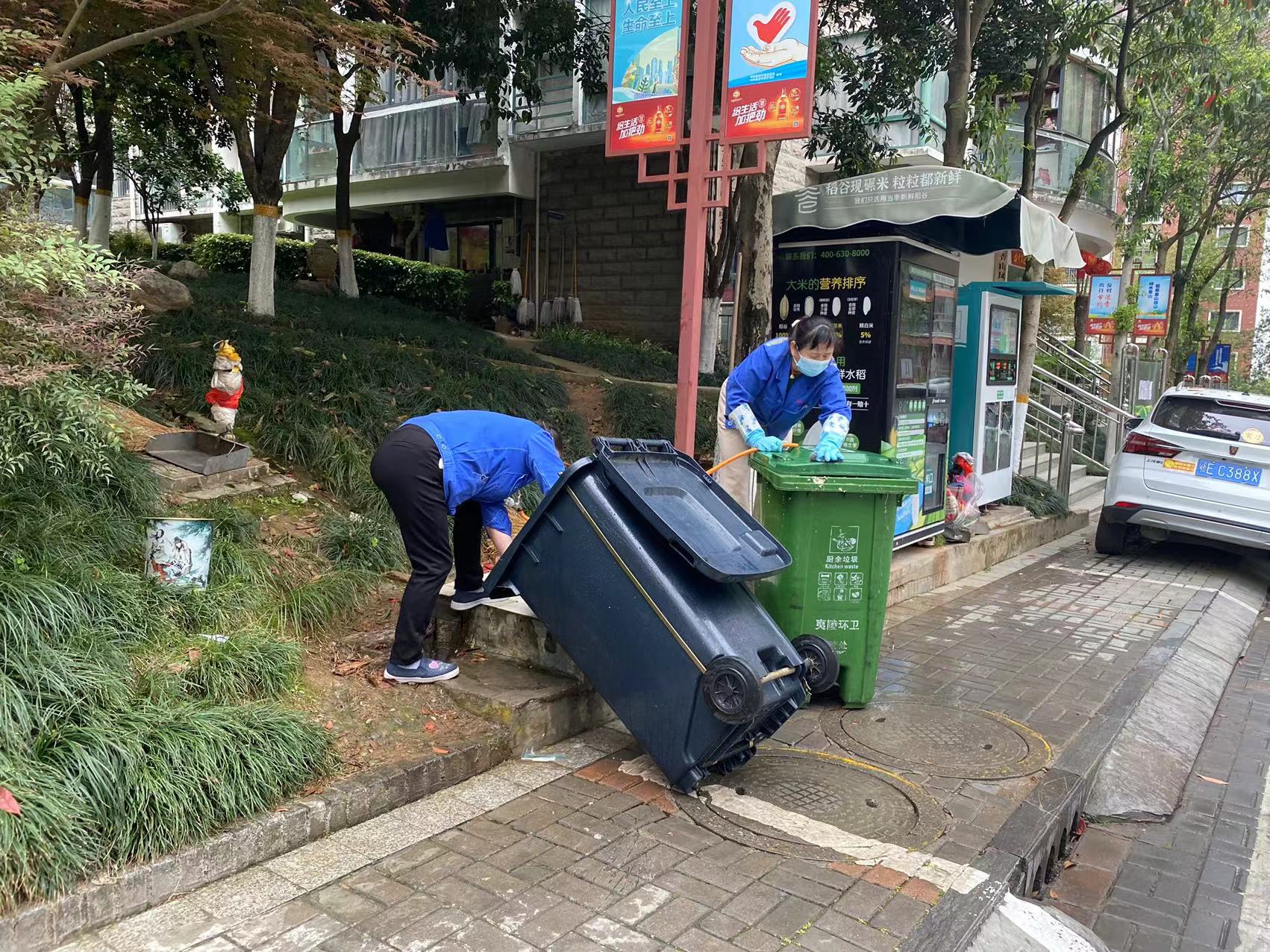 峡江社区：清洁垃圾分类点 推动环保进行时