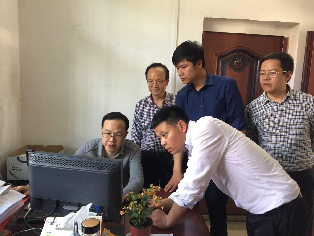 省编办主任饶志国赴黄冈开展互联网放管服改革调研督办