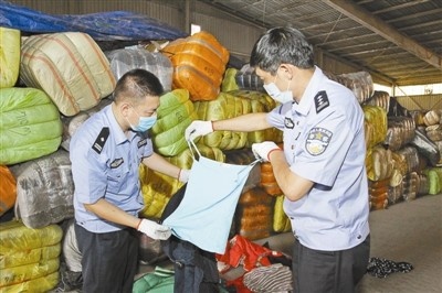 广东省汕尾市碣石镇以分拣旧服装出名,此外广东清远市龙塘镇定安村