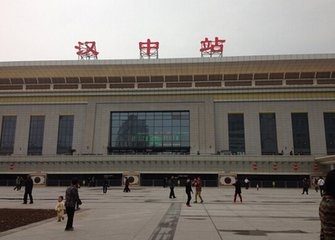 受地震灾害影响汉中火车站多趟列车时刻有变化