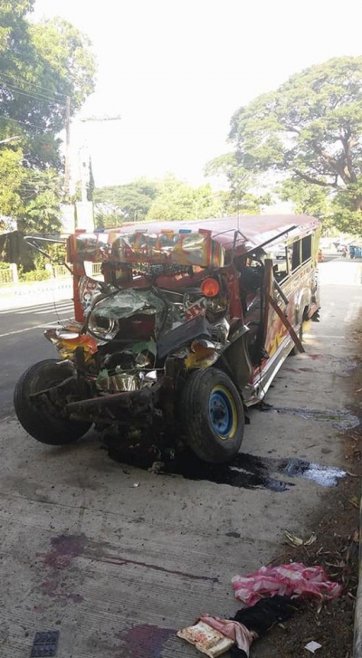 菲律宾发生一起严重车祸 致20人死亡20余人受伤