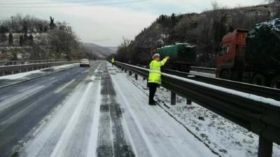交通运输部：9省市184个路段受降雪和路面结冰影响封闭
