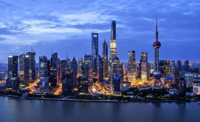 开放的中国为全球经济发展贡献力量。长江新闻号滚动播出