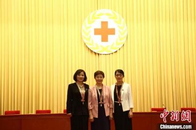 中國三名護士獲第48屆南丁格爾獎 系本屆獲獎人數最多國家