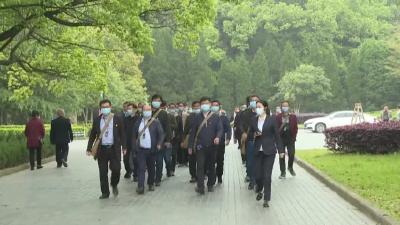 花桥镇党员干部赴红安赴红安开展党史学习教育活动