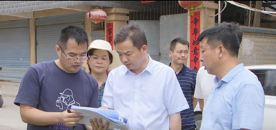 胡昊现场督导城区黑臭水体和环境卫生整治工作