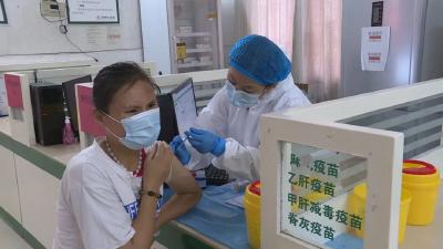 龙坪镇下冯村：医护上门做初检   “点对点”接送让群众“零跑腿”