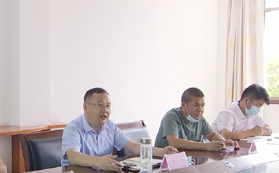 查俊以人大代表正式代表候选人身份与选民代表见面