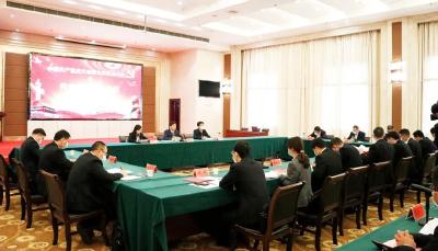 聚焦党代会｜胡昊主持召开中国共产党武穴市第九次代表大会代表团召集人会议