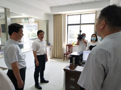快讯 | 胡昊看望慰问一线值班值守工作人员