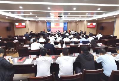 查俊参加市政府办公室机关党支部10月份“支部主题党日”活动
