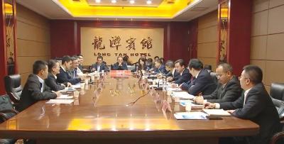信义能源控股有限公司执行董事兼行政总裁董贶漄一行来我市考察