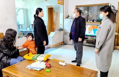 我为群众办实事｜螺丝旋社区探访困难群众，确保他们安全过冬