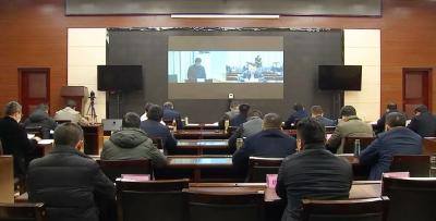 我市集中收听收看黄冈市＂开门红＂工作调度会