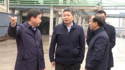 荣先国来我市走访慰问企业专家人才并督导一季度“开门红”工作