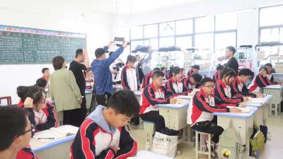 武穴市第一部清廉校园“微电影”《救赎》在武穴中学开拍