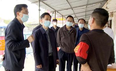 黄冈市政协副主席蔡艮生检查督导我市疫情防控工作