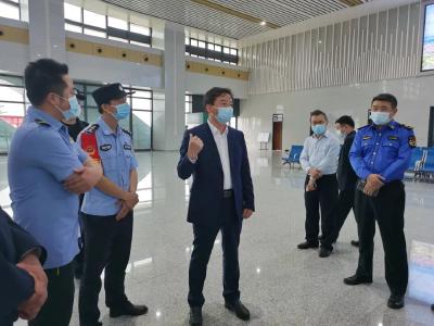 胡昊“五一”节前检查疫情防控及安全生产工作