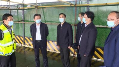 黄冈市政协副主席蔡艮生来我市检查督导疫情防控工作