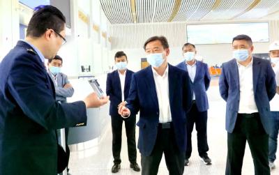 胡昊检查黄黄高铁武穴北站通车前准备工作