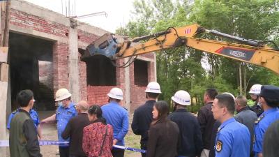 江家林社区一处违建被依法强制拆除