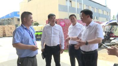 王光华到石佛寺镇开展“解难题 稳增长 促发展”企业帮扶活动