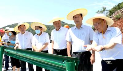 省中央环保督察整改督查第一工作小组来我市开展环保督察整改现场督查