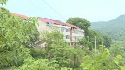 未雨绸缪 以练促防 余川镇开展防汛抢险应急救援“大练兵”