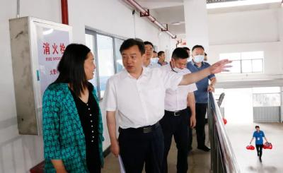 胡昊：端午慰问下基层 走访企业心连心